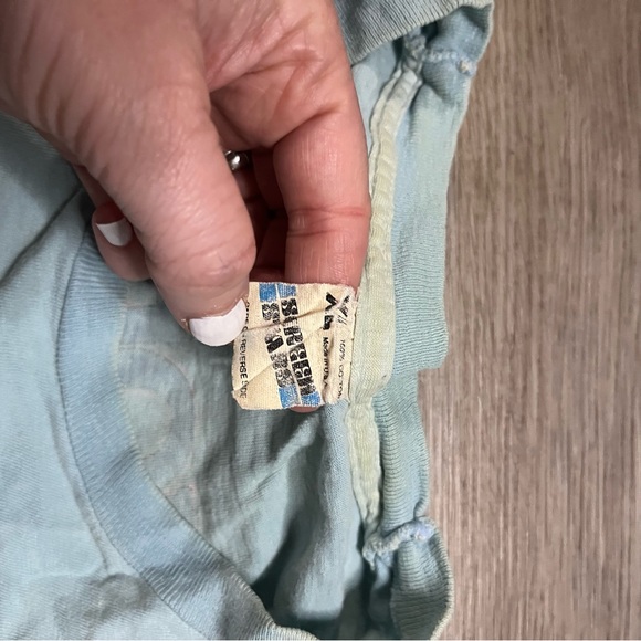 Vintage 1982 Olivia Newton John “Let’s Get Physical” T-Shirt US Tour Mens Small - Picture 6 of 12